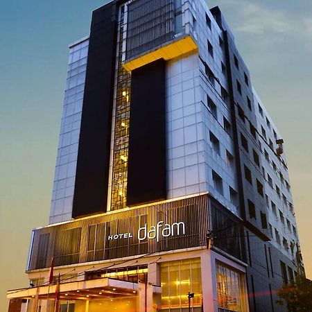 Hotel Dafam Pekanbaru Exterior photo