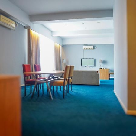 Hotel Dafam Pekanbaru Exterior photo