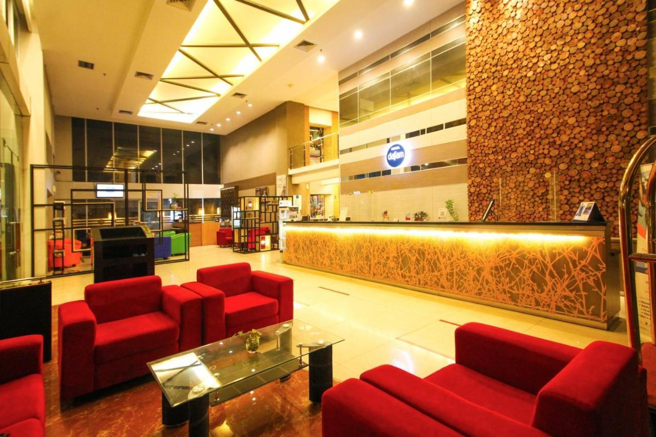 Hotel Dafam Pekanbaru Exterior photo