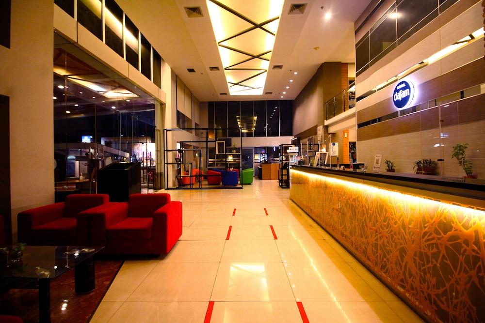 Hotel Dafam Pekanbaru Exterior photo
