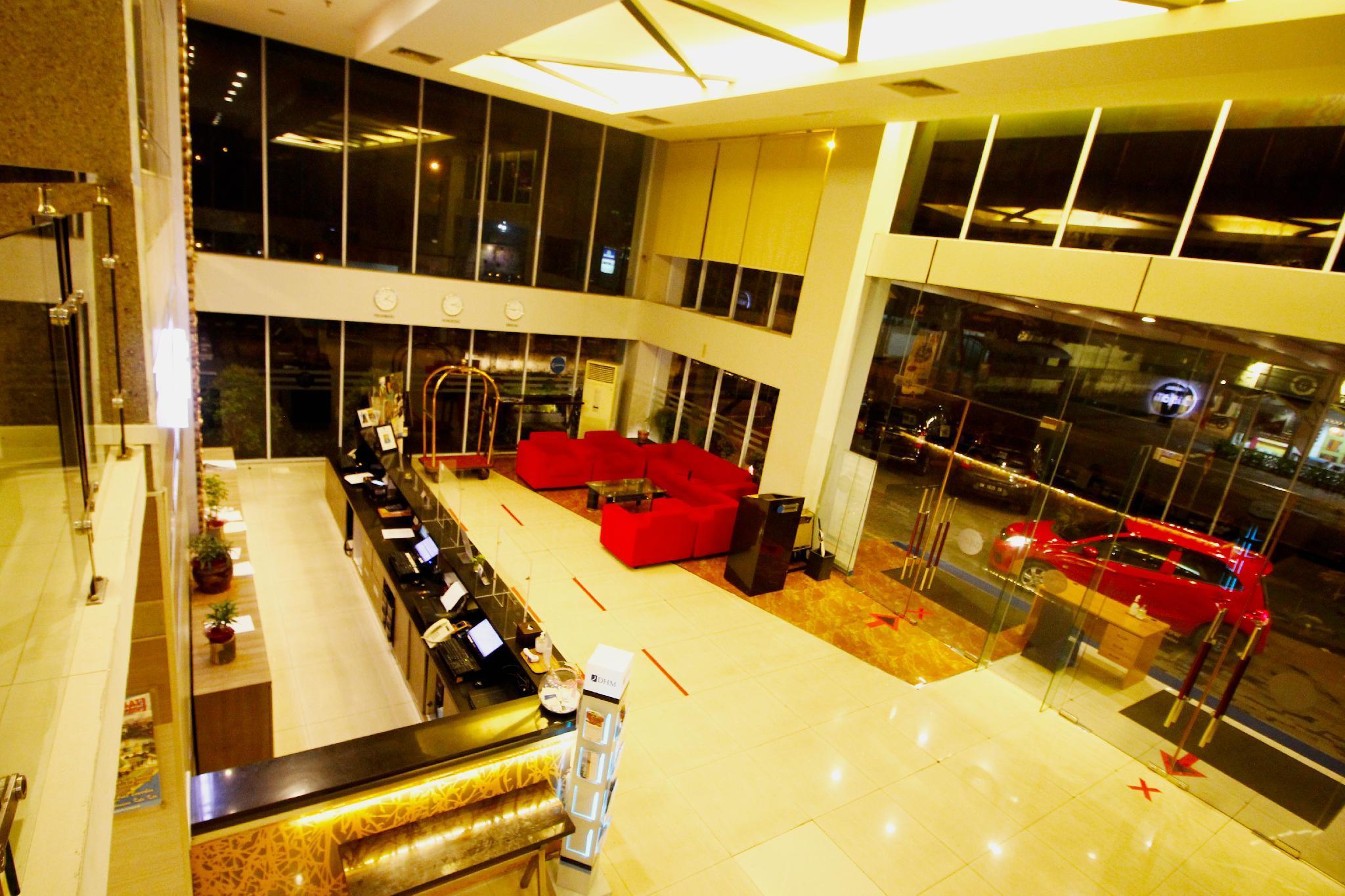 Hotel Dafam Pekanbaru Exterior photo