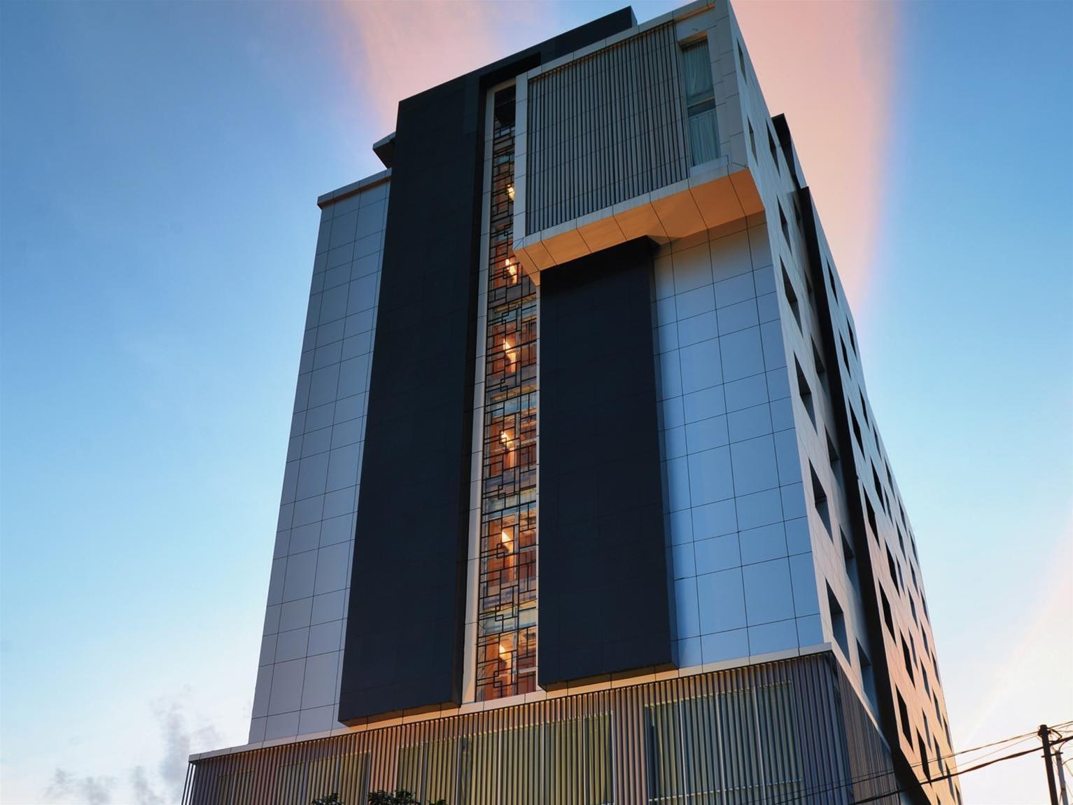 Hotel Dafam Pekanbaru Exterior photo